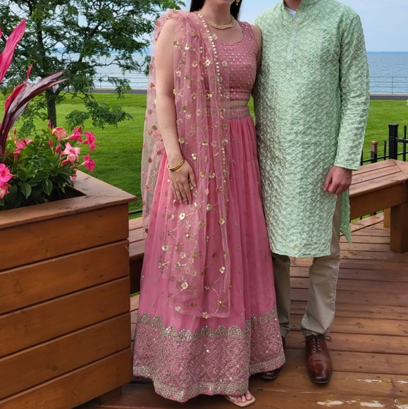 SOLD | PINK LEHENGA 3 PIECES - Picture 2 of 5